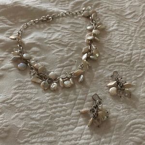 Gorgeous silver and pearl necklace